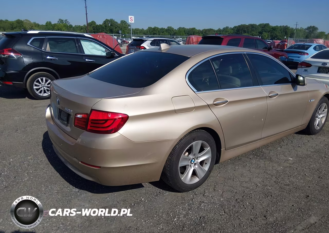 2012 BMW 528I VIN:WBAXG5C57CDX02924 - 4