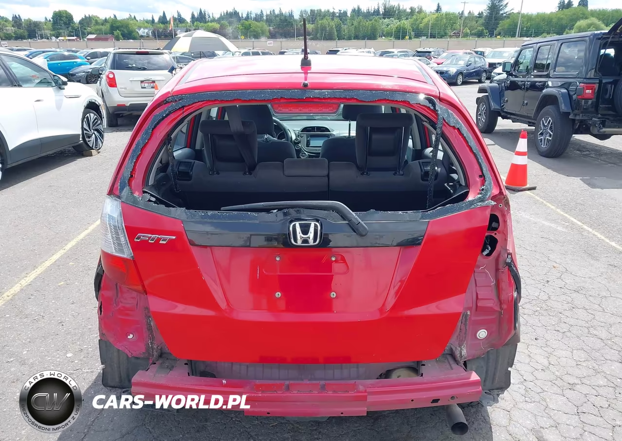 2013 Honda Fit VIN:JHMGE8H35DC038999 - 17