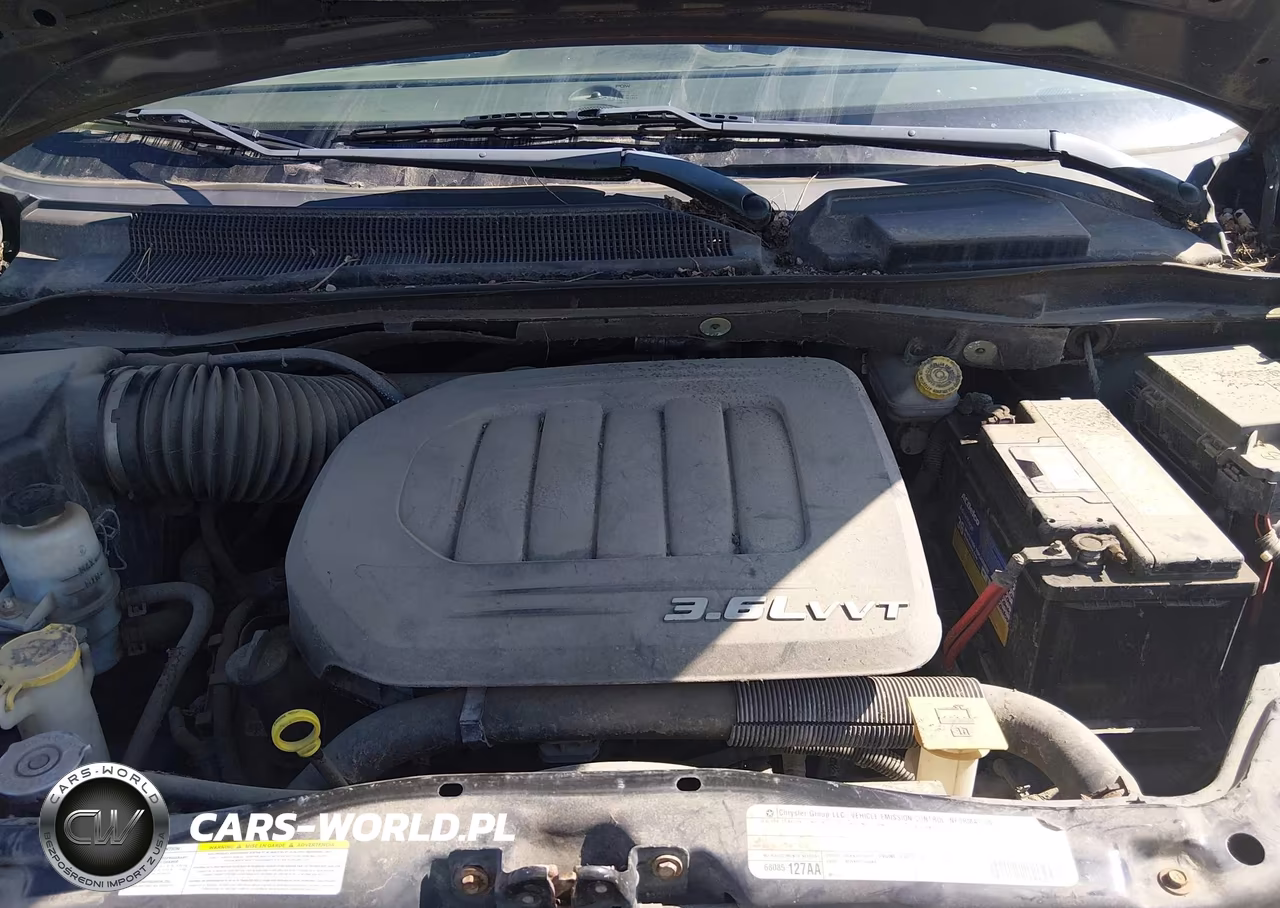 2011 Chrysler Town & Country Touring-L VIN:2A4RR8DGXBR761155 - 10