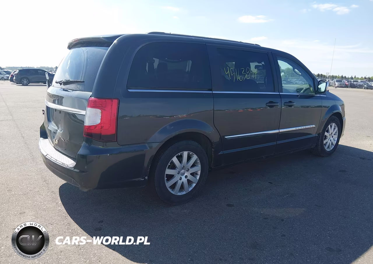 2011 Chrysler Town & Country Touring-L VIN:2A4RR8DGXBR761155 - 4