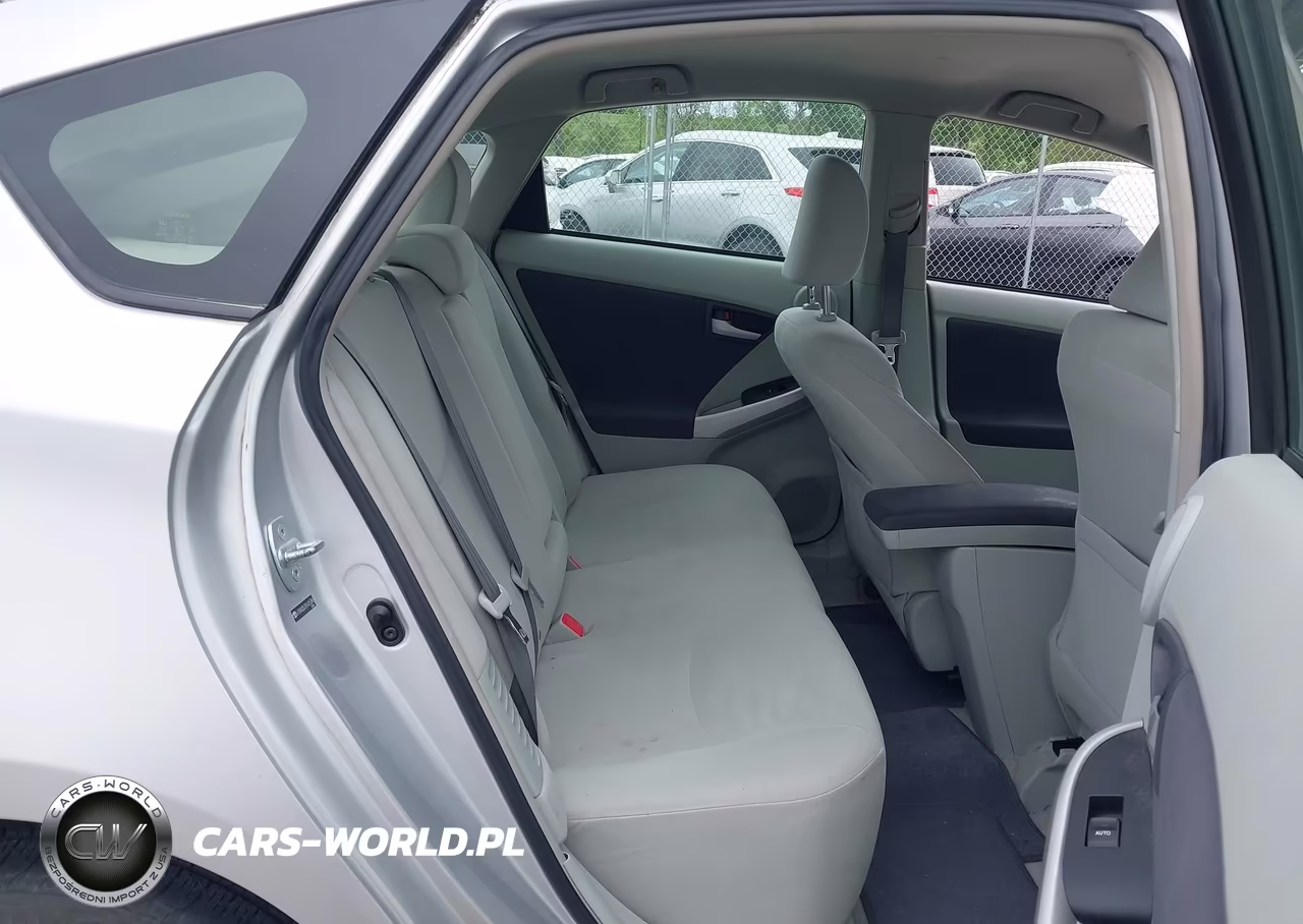 2011 Toyota Prius Three VIN:JTDKN3DU7B1425396 - 8