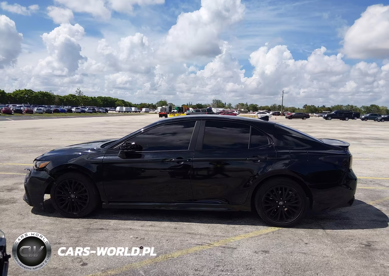 2021 Toyota Camry Se Nightshade Edition VIN:4T1G11AK8MU456811 - 14