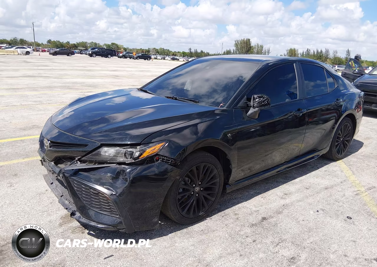 2021 Toyota Camry Se Nightshade Edition VIN:4T1G11AK8MU456811 - 2