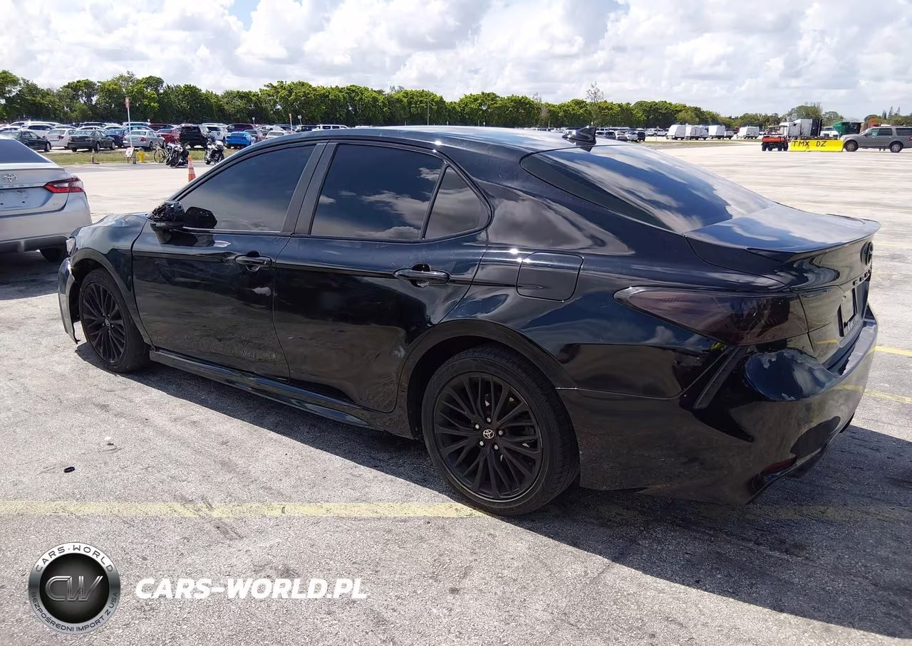 2021 Toyota Camry Se Nightshade Edition VIN:4T1G11AK8MU456811 - 3
