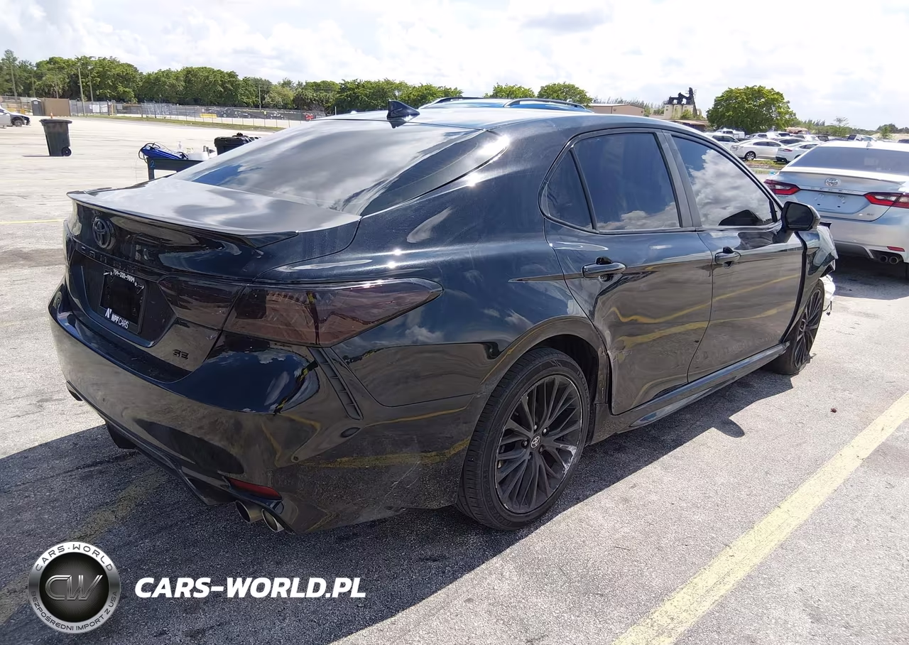 2021 Toyota Camry Se Nightshade Edition VIN:4T1G11AK8MU456811 - 4
