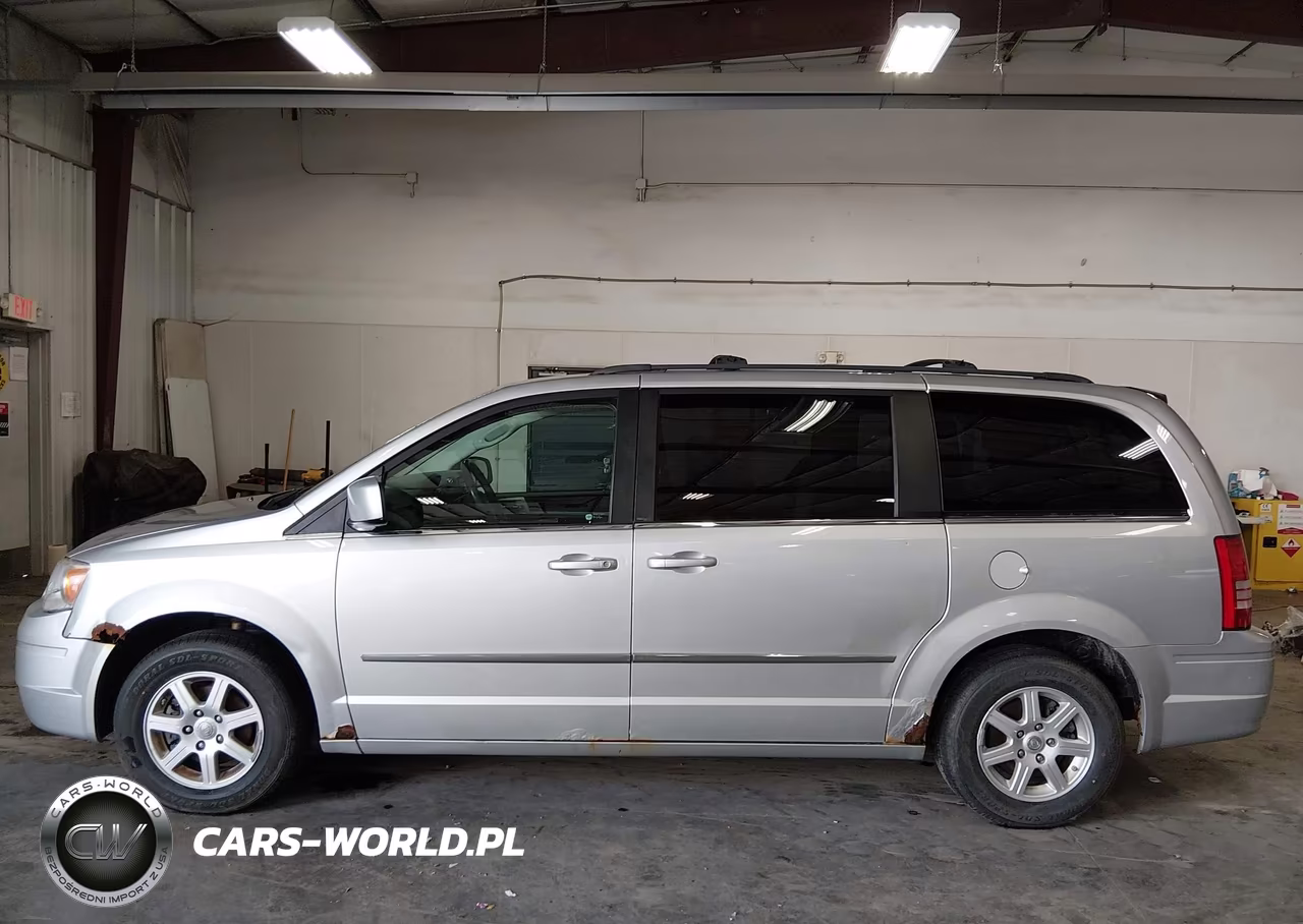 2010 Chrysler Town & Country Touring VIN:2A4RR5D15AR494595 - 14
