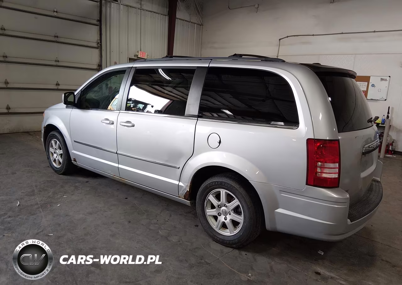 2010 Chrysler Town & Country Touring VIN:2A4RR5D15AR494595 - 3