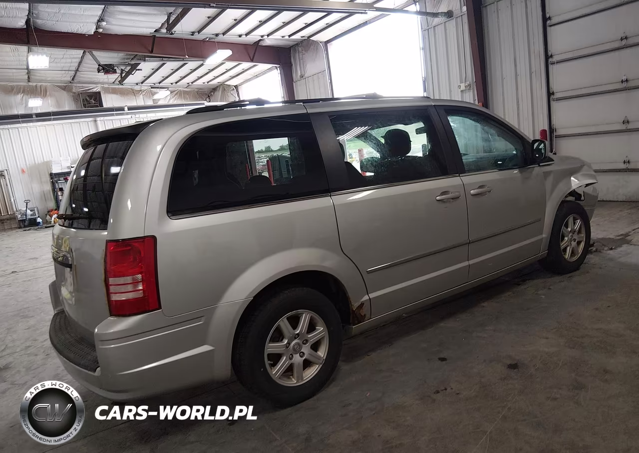 2010 Chrysler Town & Country Touring VIN:2A4RR5D15AR494595 - 4