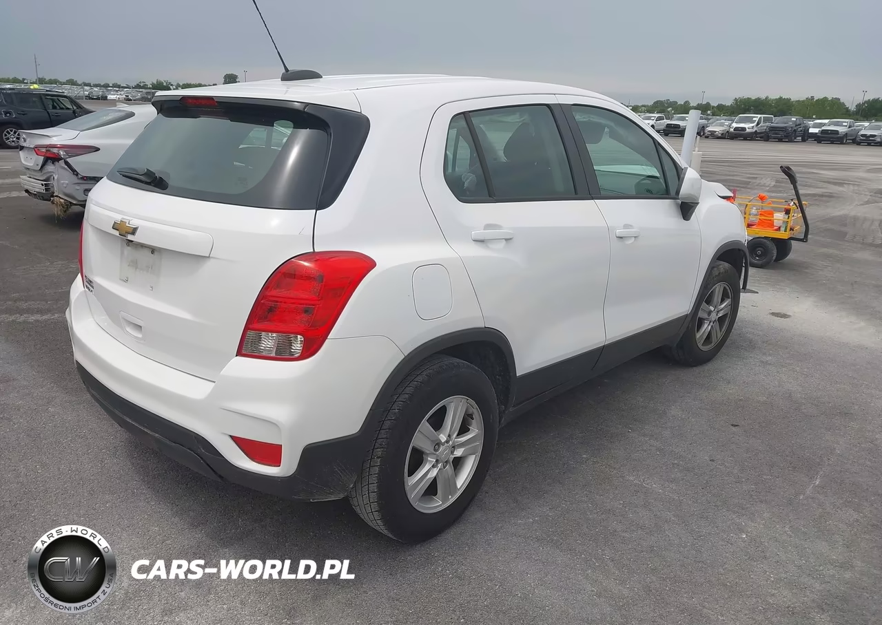 2019 Chevrolet Trax Ls VIN:3GNCJKSB1KL323409 - 4