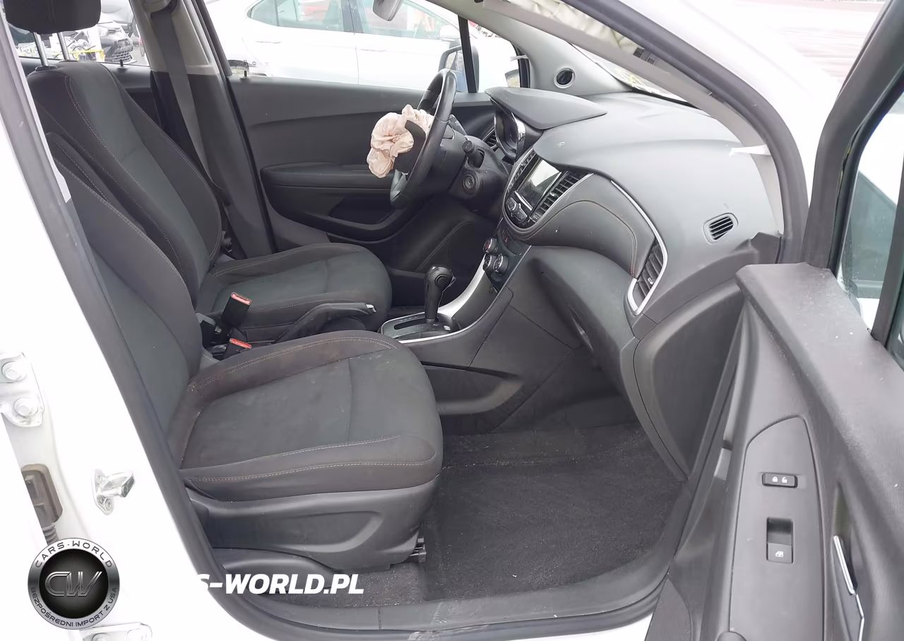 2019 Chevrolet Trax Ls VIN:3GNCJKSB1KL323409 - 5