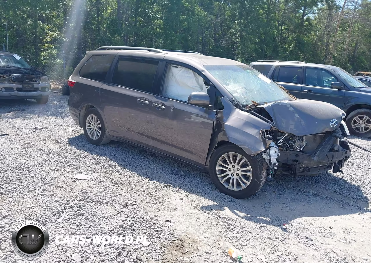 2016 Toyota Sienna Xle 8 Passenger