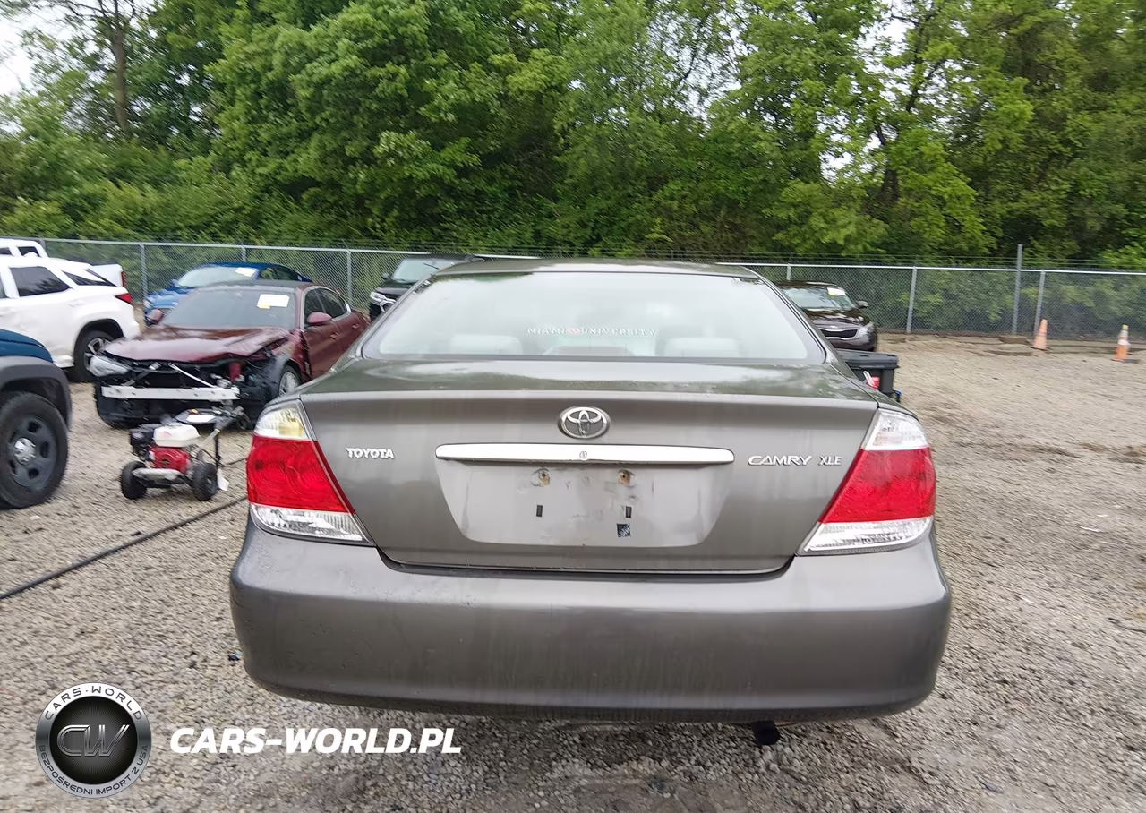 2005 Toyota Camry Xle VIN:4T1BE30K85U527566 - 17