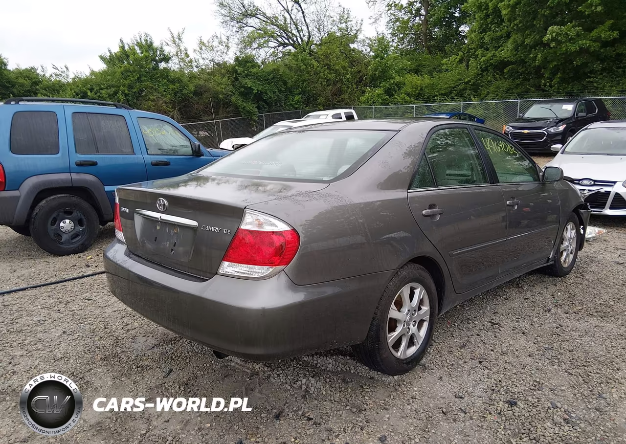 2005 Toyota Camry Xle VIN:4T1BE30K85U527566 - 4