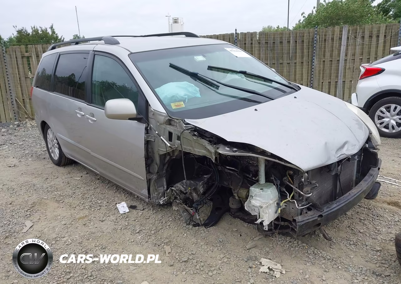 2010 Toyota Sienna Xle – zdjęcie 1 z 17