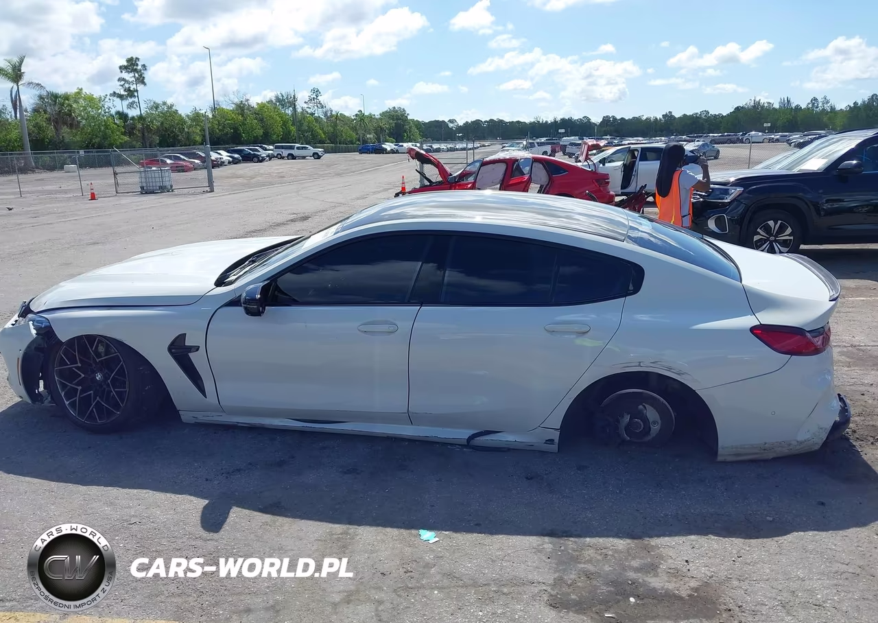 2022 BMW M8 Gran Coupe Competition VIN:WBSGV0C02NCH21725 - 15