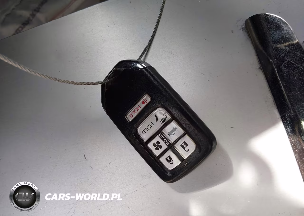 2018 Honda Clarity Plug-In Hybrid Touring VIN:JHMZC5F34JC004516 - 11