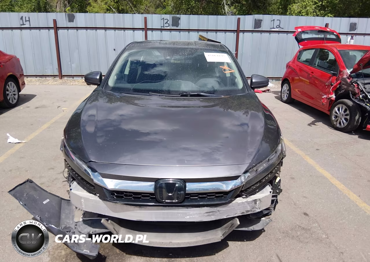 2018 Honda Clarity Plug-In Hybrid Touring VIN:JHMZC5F34JC004516 - 13