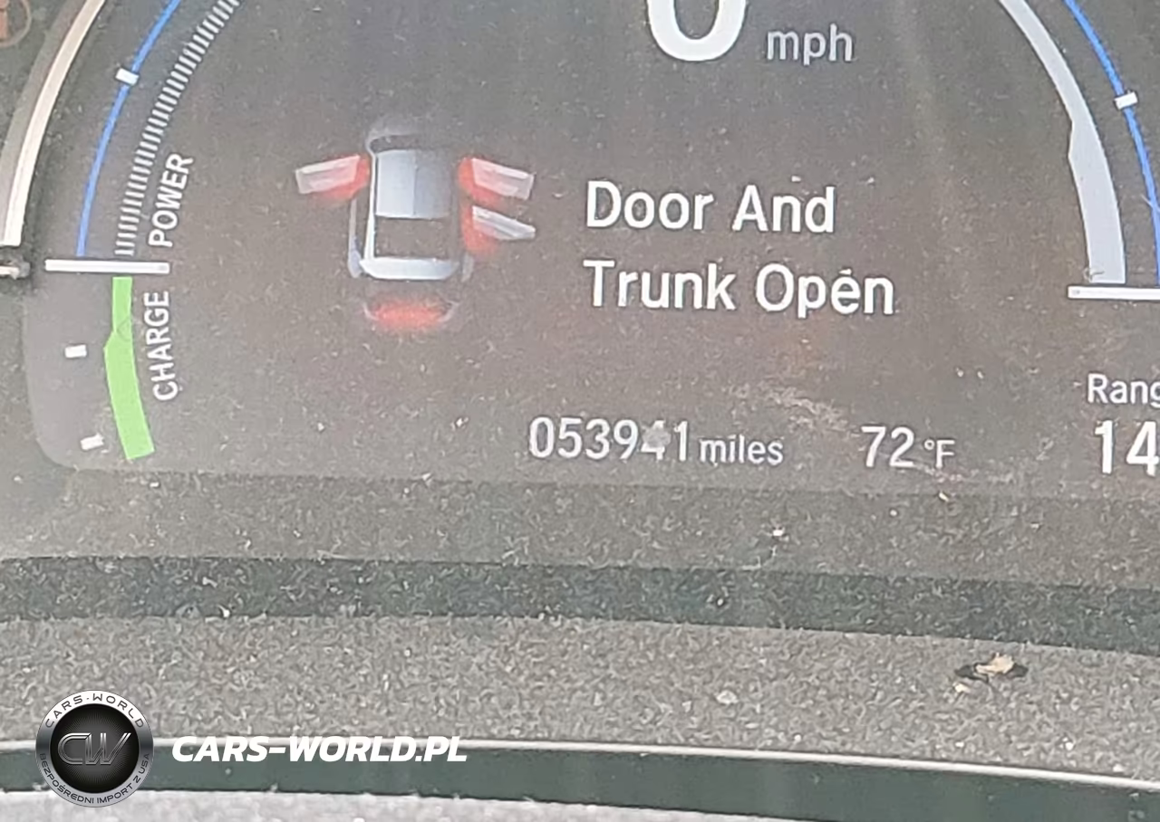2018 Honda Clarity Plug-In Hybrid Touring VIN:JHMZC5F34JC004516 - 16
