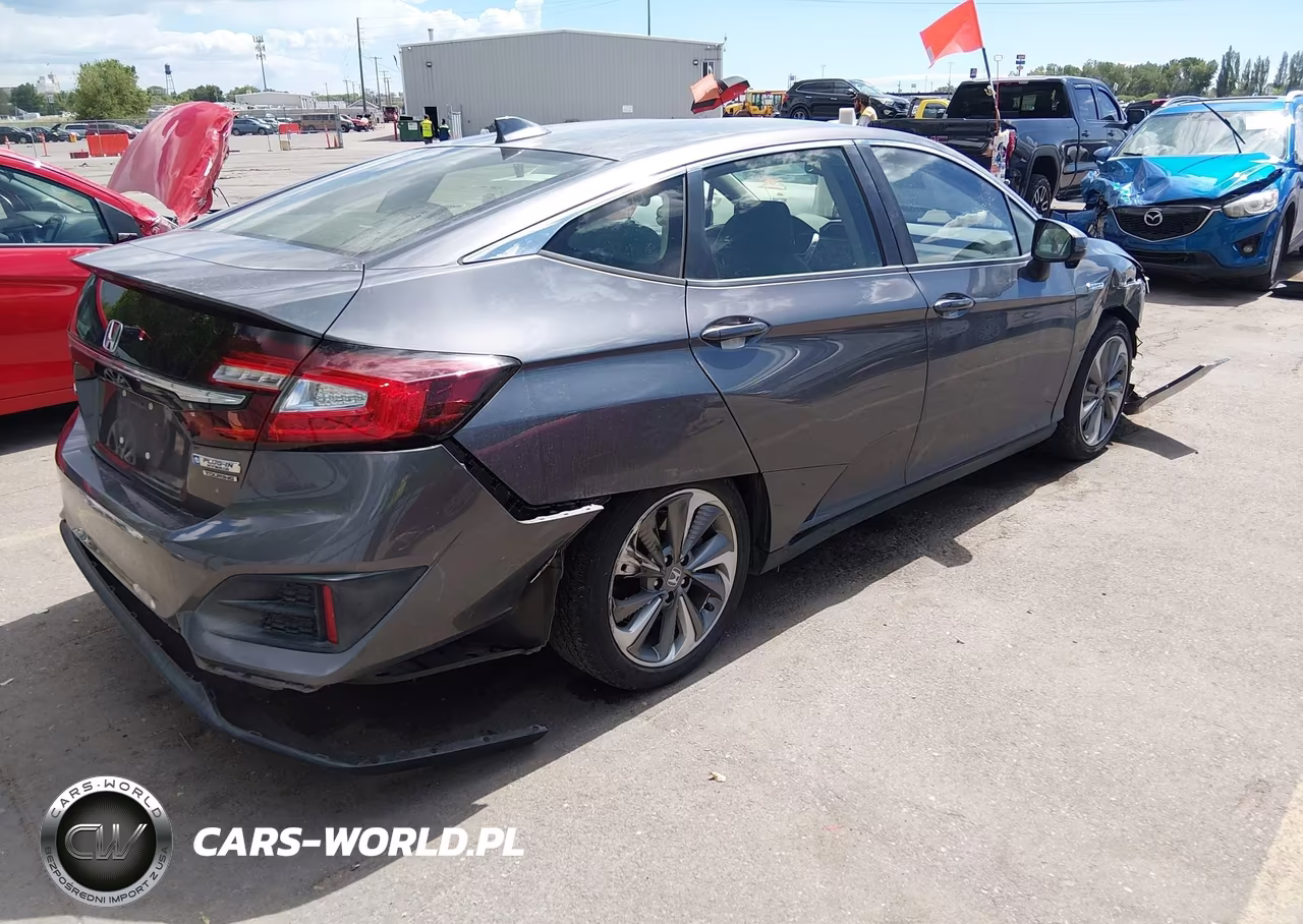 2018 Honda Clarity Plug-In Hybrid Touring VIN:JHMZC5F34JC004516 - 4