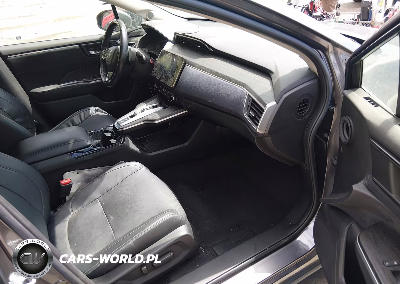 2018 Honda Clarity Plug-In Hybrid Touring VIN:JHMZC5F34JC004516 - 5