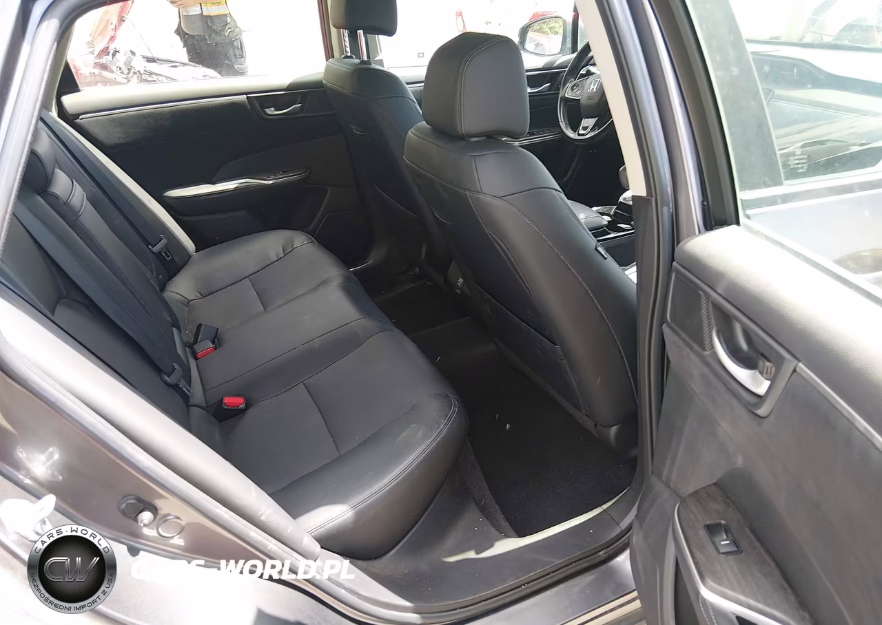 2018 Honda Clarity Plug-In Hybrid Touring VIN:JHMZC5F34JC004516 - 8