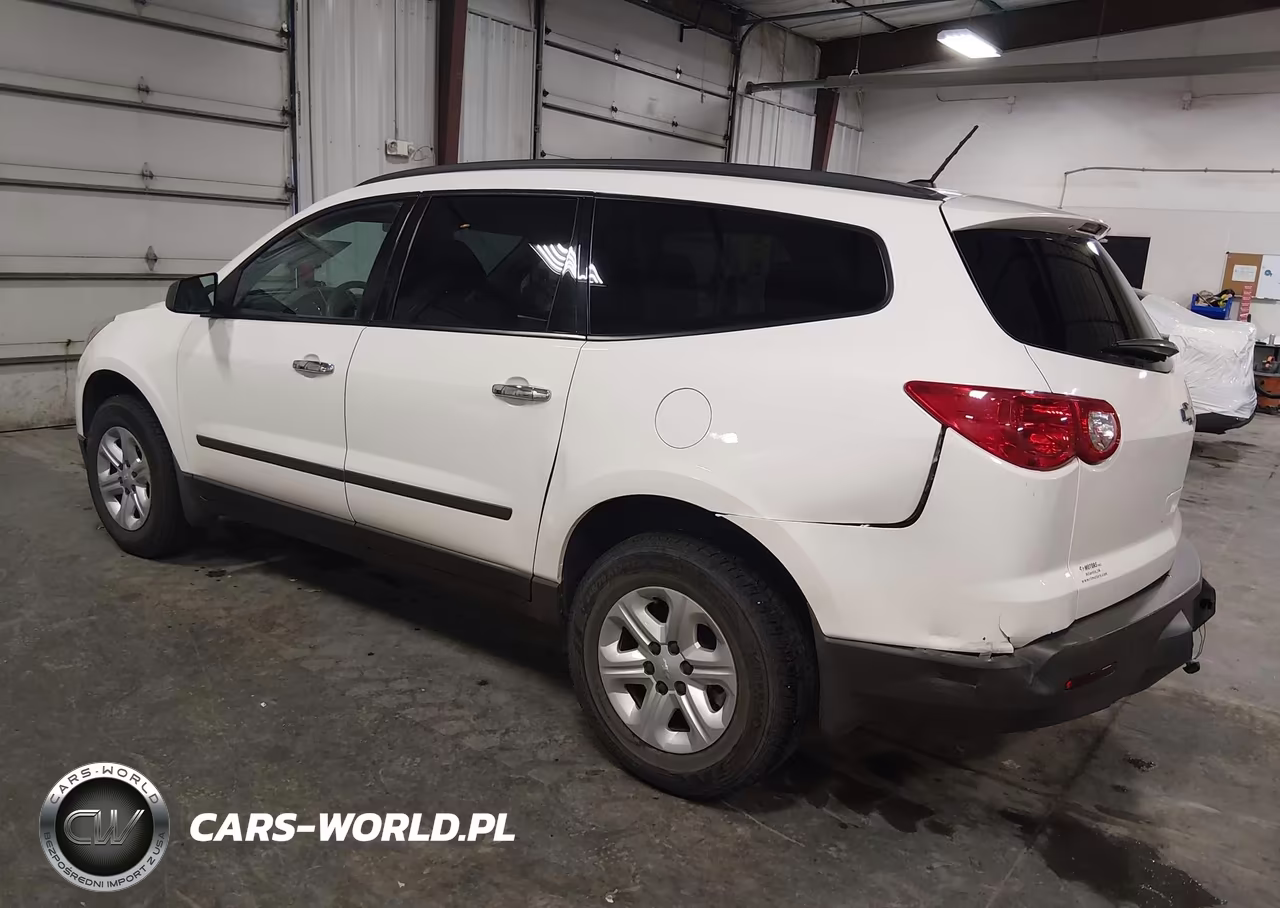 2012 Chevrolet Traverse Ls VIN:1GNKRFEDXCJ318579 - 3