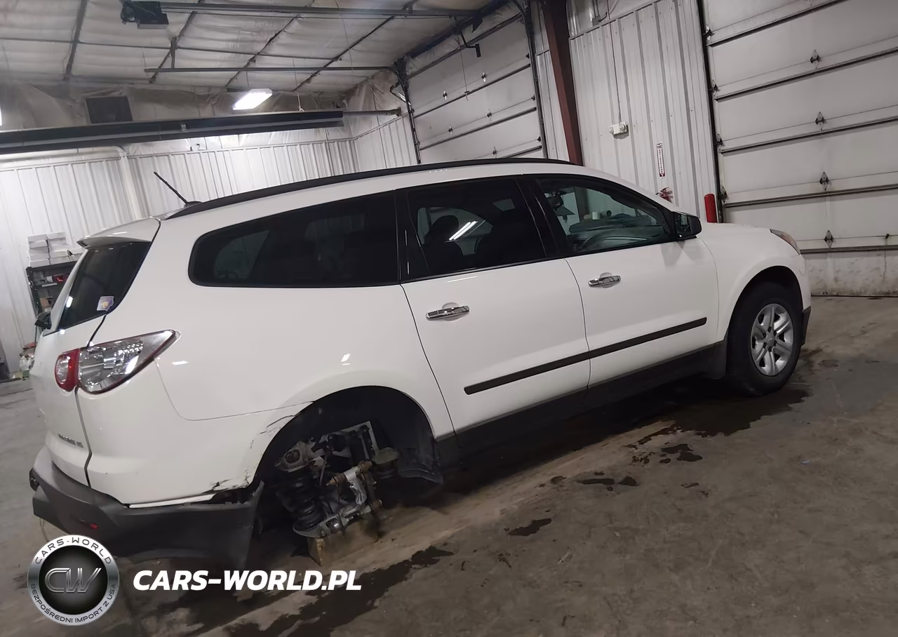 2012 Chevrolet Traverse Ls VIN:1GNKRFEDXCJ318579 - 4
