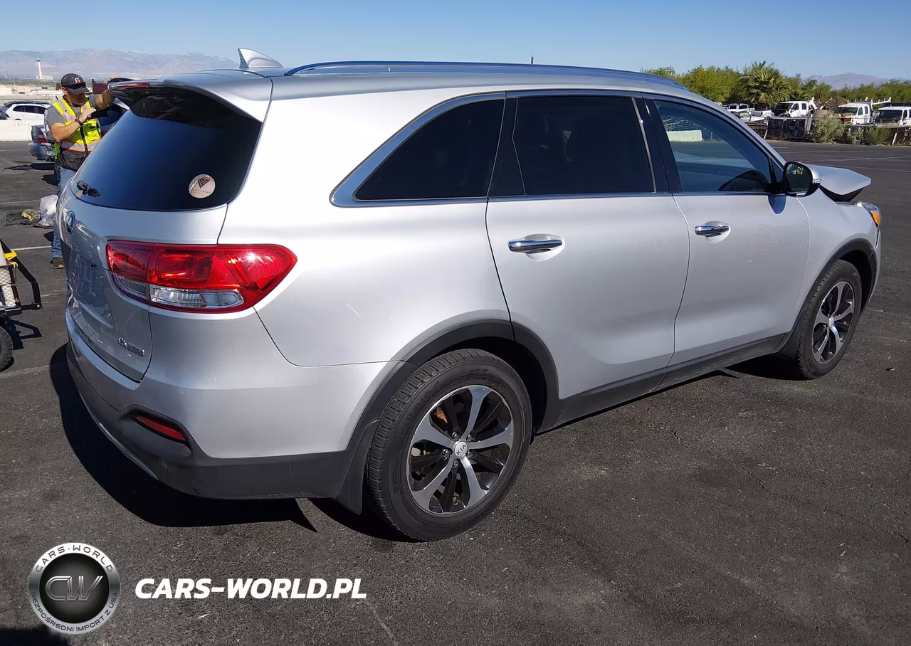 2016 Kia Sorento 2.0T Ex VIN:5XYPH4A12GG056578 - 4