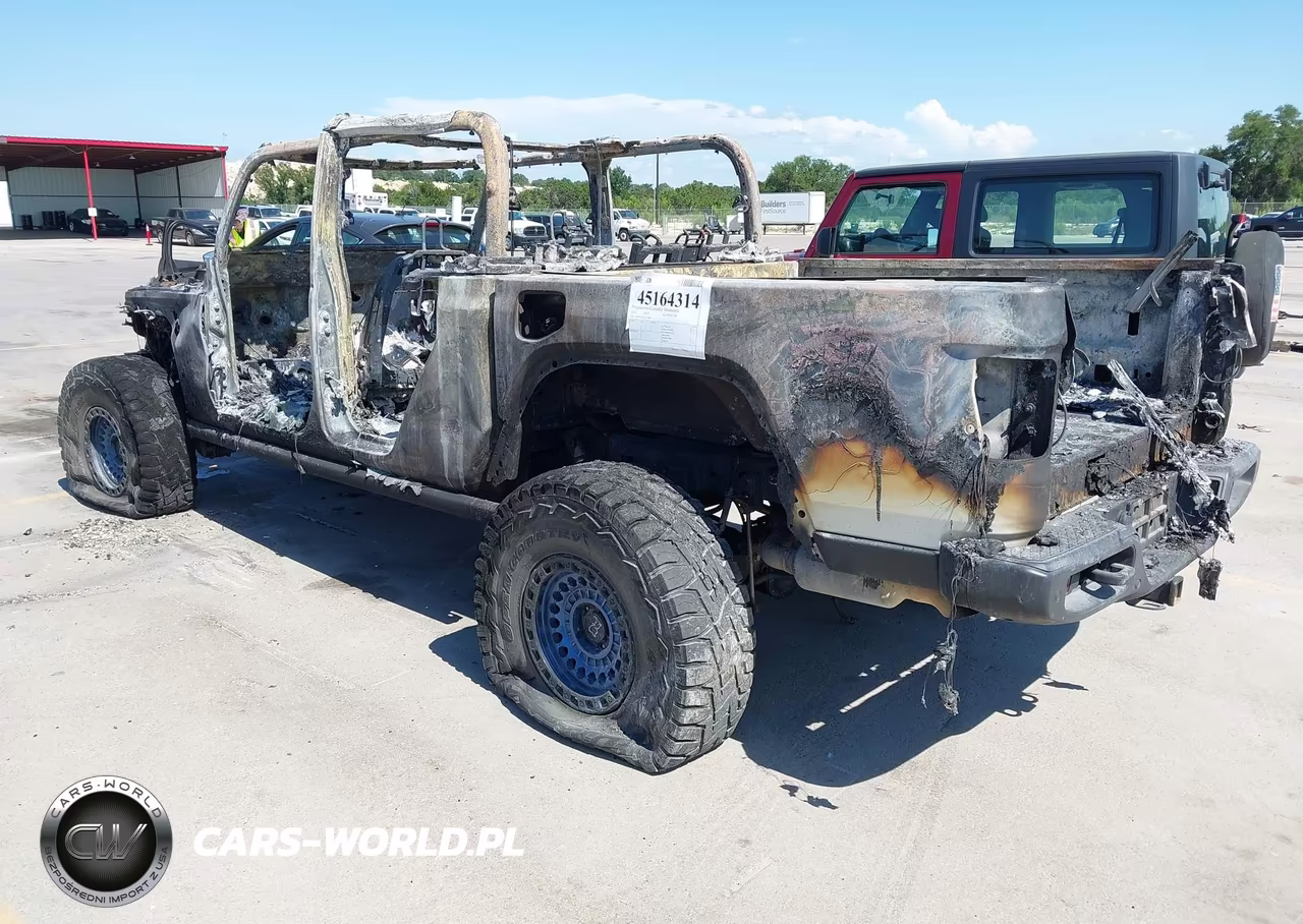 2020 Jeep Gladiator Sport S 4X4 VIN:1C6HJTAG1LL129064 - 3