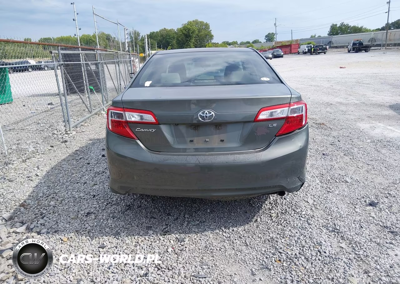 2014 Toyota Camry Le VIN:4T1BF1FK8EU815029 - 16