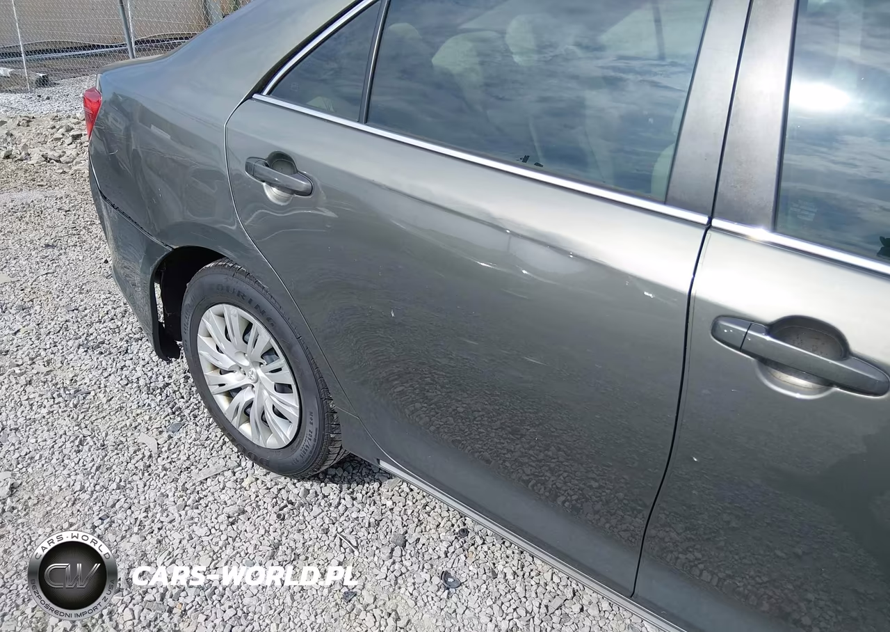 2014 Toyota Camry Le VIN:4T1BF1FK8EU815029 - 17
