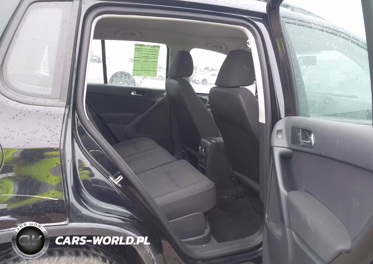 2017 Volkswagen Tiguan 2.0T-2.0T S VIN:WVGAV7AXXHK048949 - 8