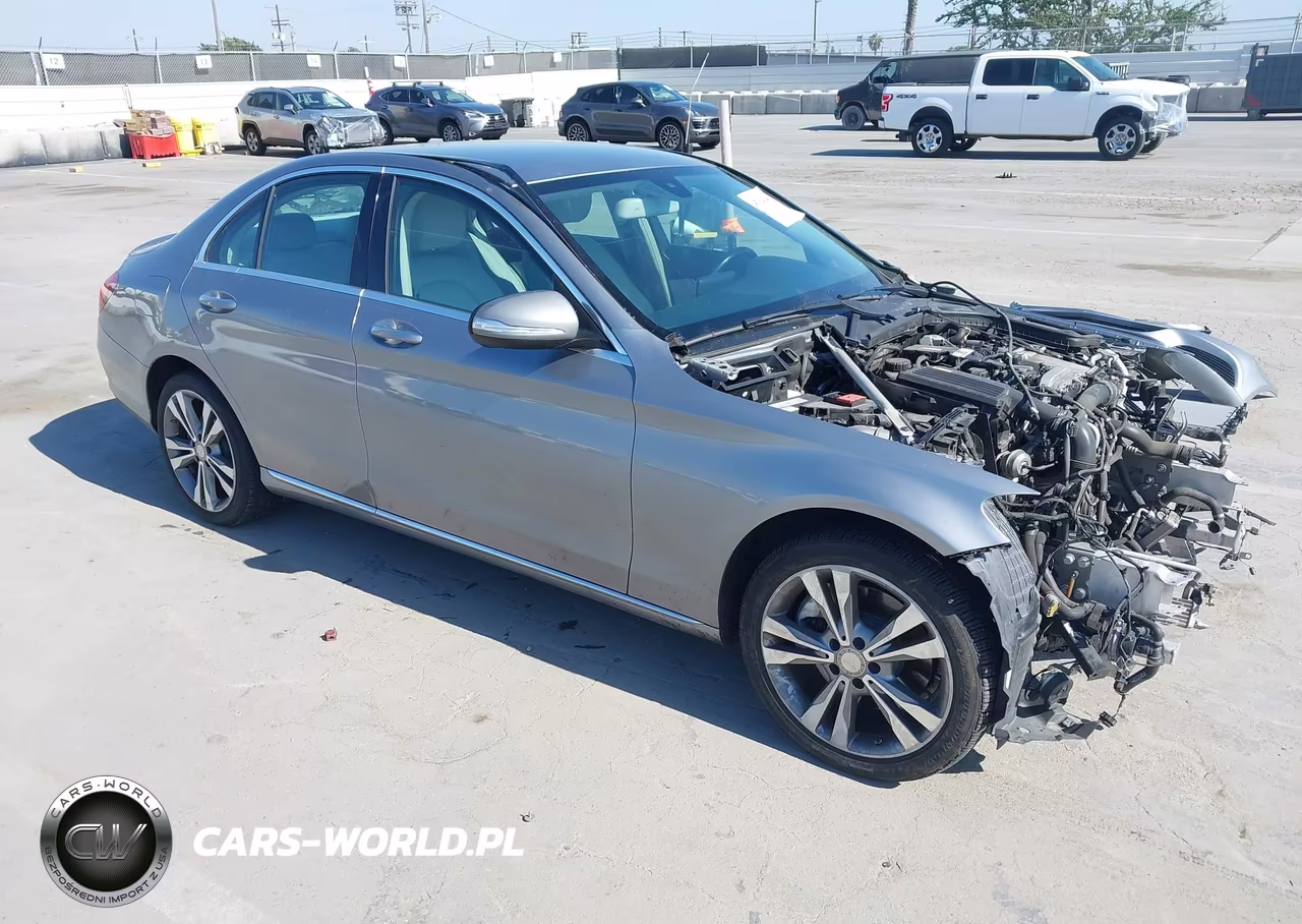 2015 Mercedes-Benz C 300 Luxury