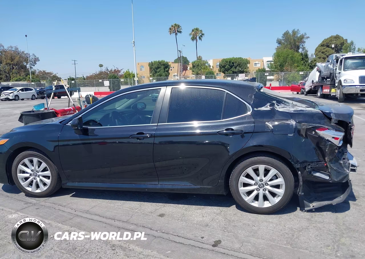2019 Toyota Camry Le VIN:4T1B11HK2KU265284 - 14