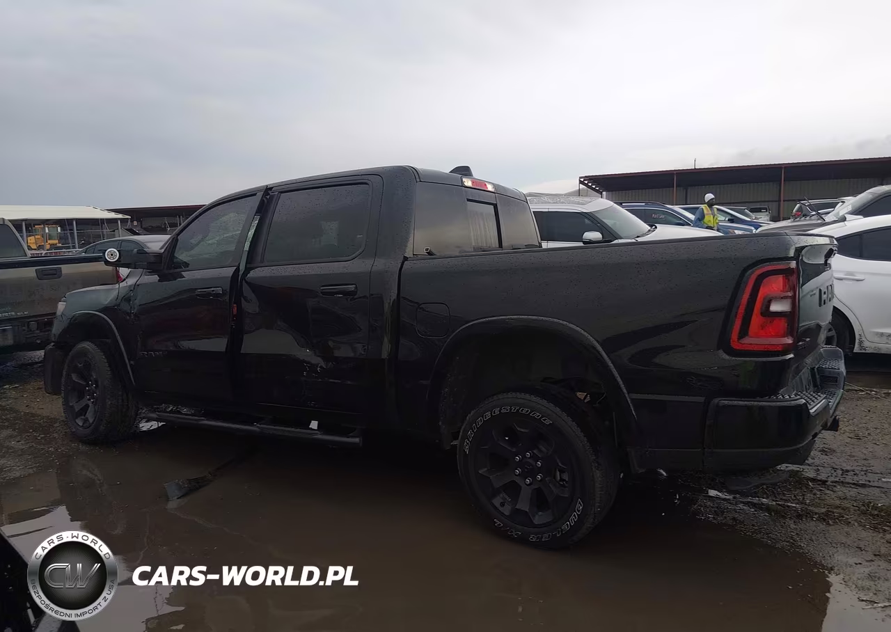 2025 Ram 1500 VIN:1C6SRFFP5SN633693 - 14