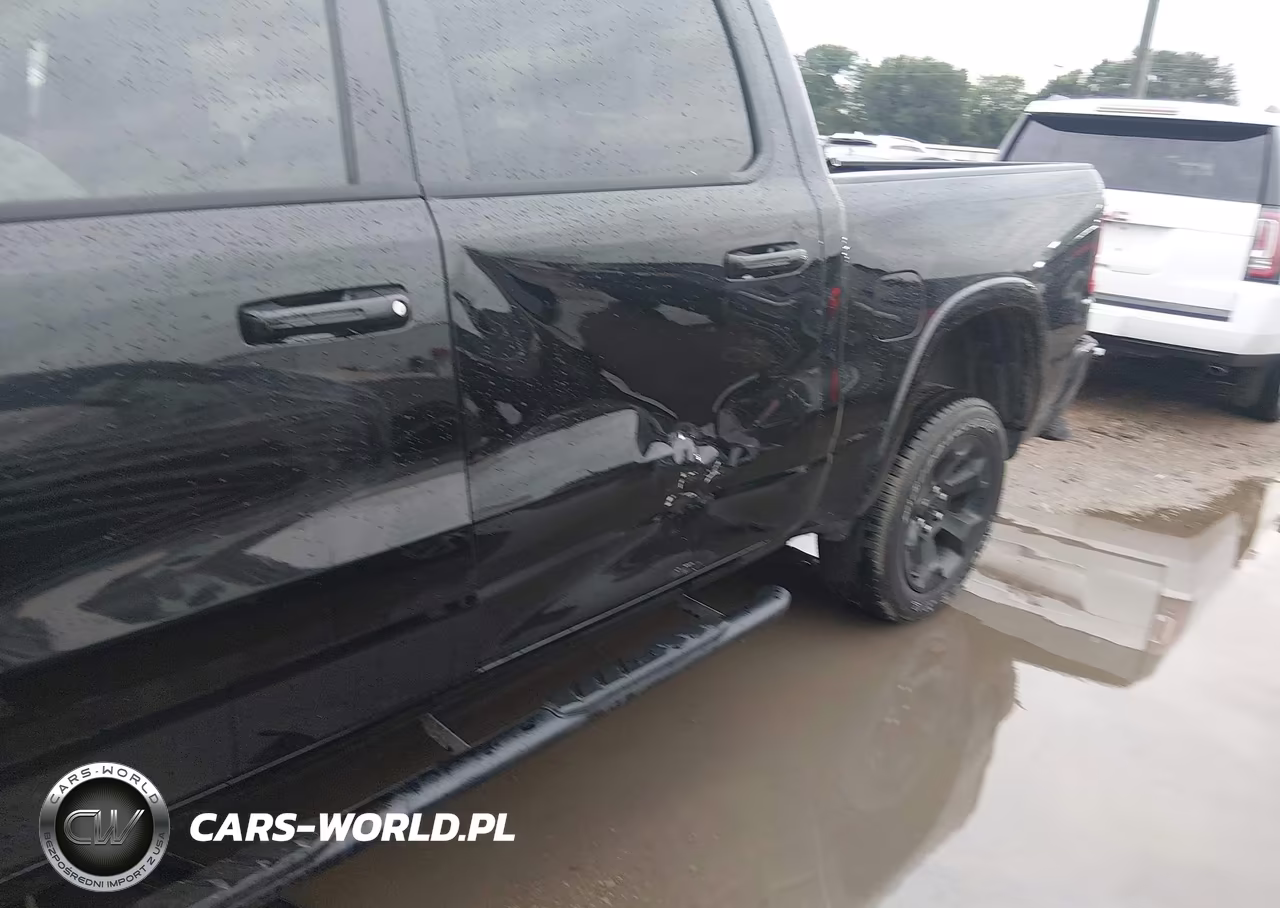 2025 Ram 1500 VIN:1C6SRFFP5SN633693 - 17