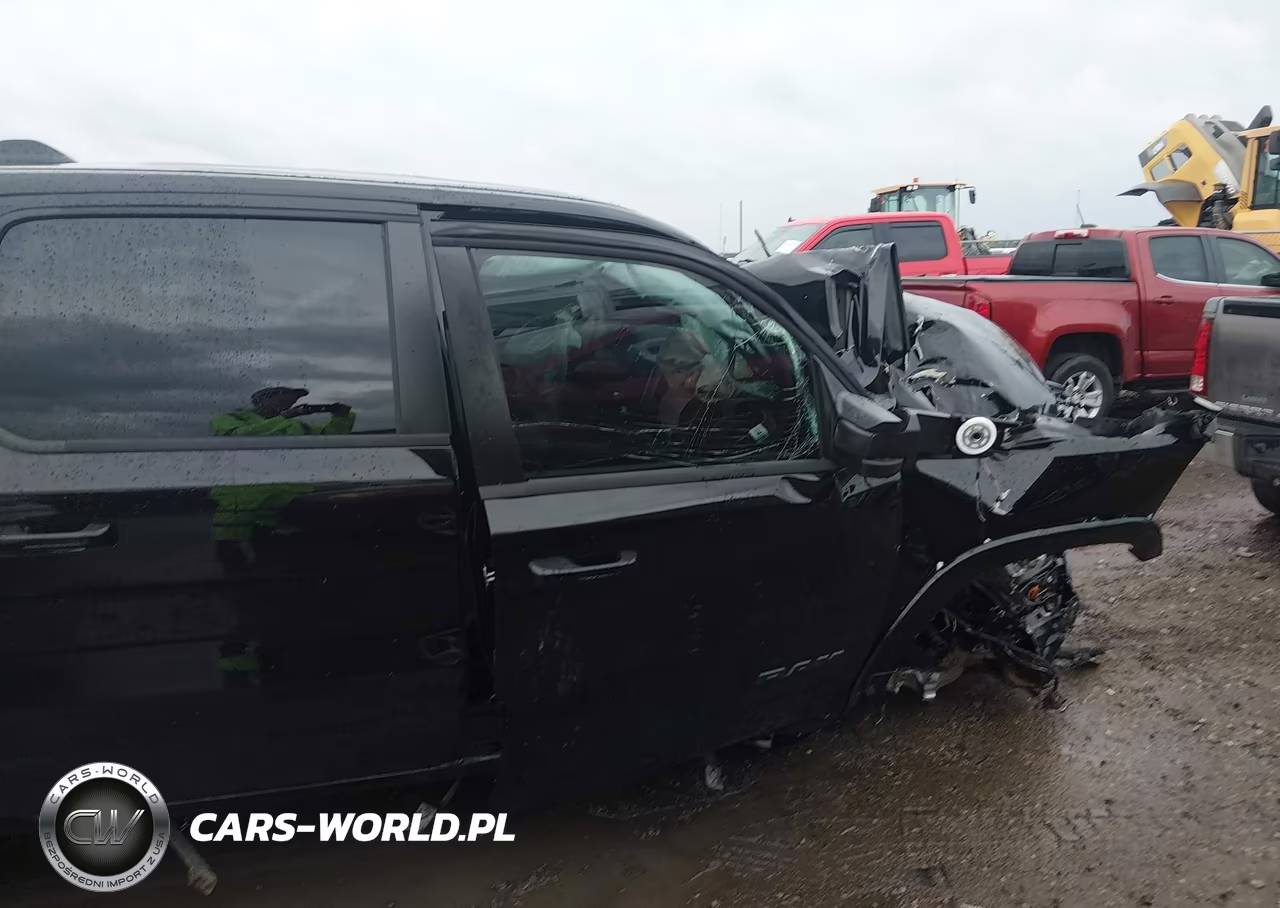 2025 Ram 1500 VIN:1C6SRFFP5SN633693 - 19