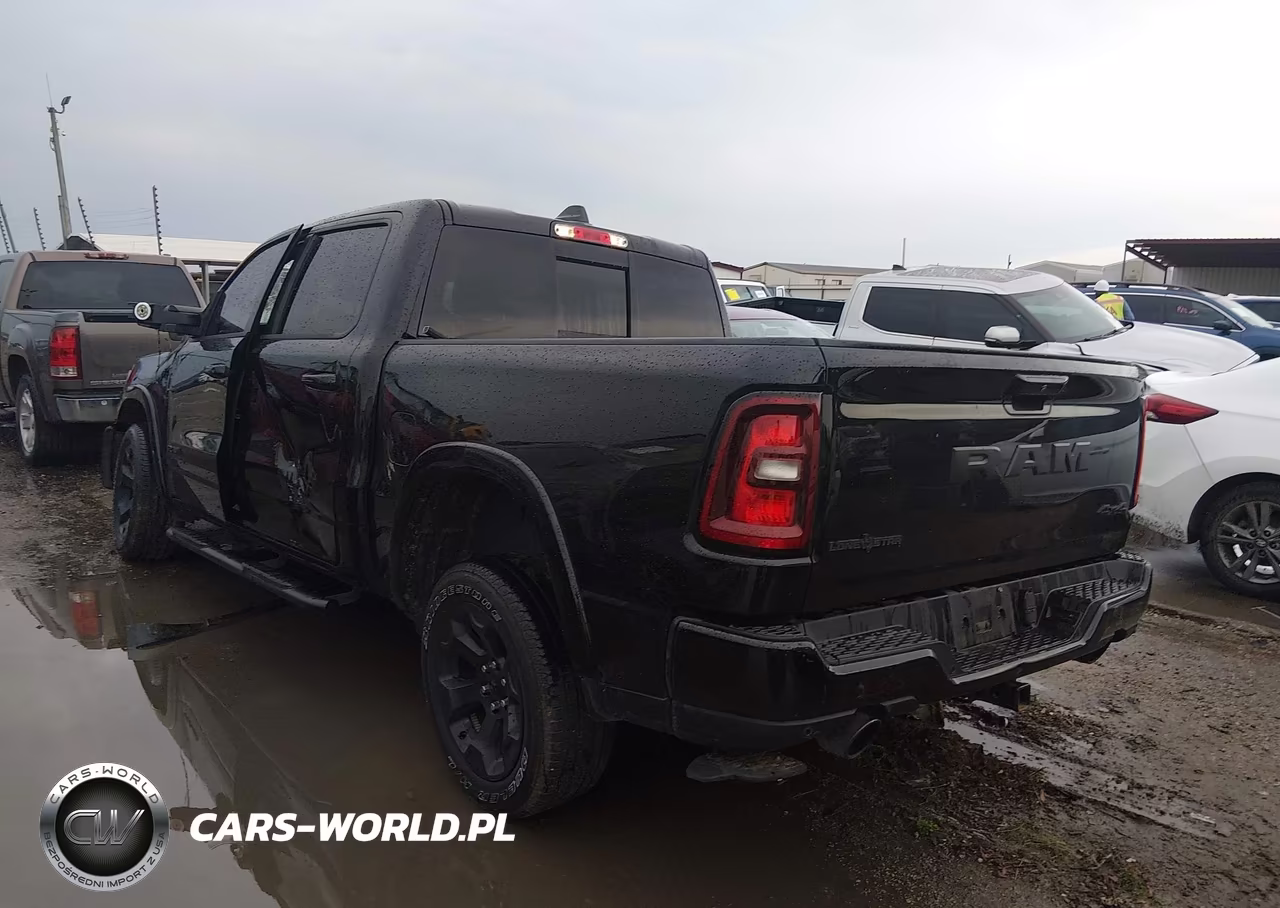 2025 Ram 1500 VIN:1C6SRFFP5SN633693 - 3