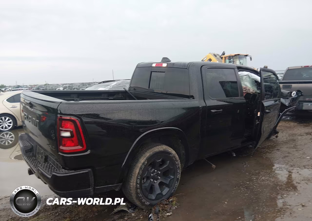 2025 Ram 1500 VIN:1C6SRFFP5SN633693 - 4