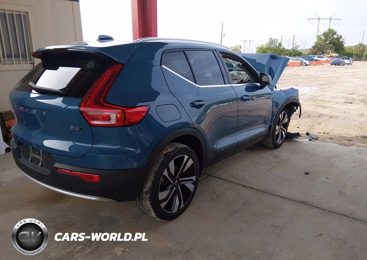 2023 Volvo Xc40 B5 Plus Bright Theme VIN:YV4L12UE0P2020028 - 4