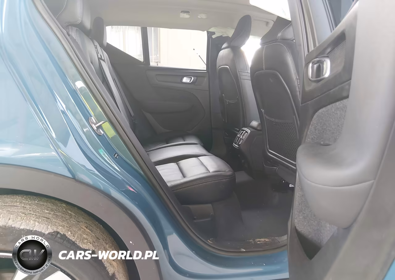 2023 Volvo Xc40 B5 Plus Bright Theme VIN:YV4L12UE0P2020028 - 8