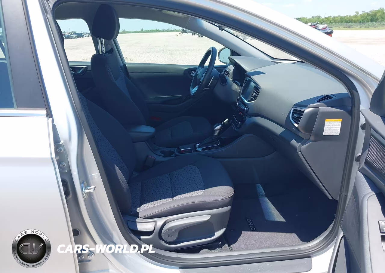 2019 Hyundai Ioniq Hybrid Sel VIN:KMHC75LC8KU106943 - 5
