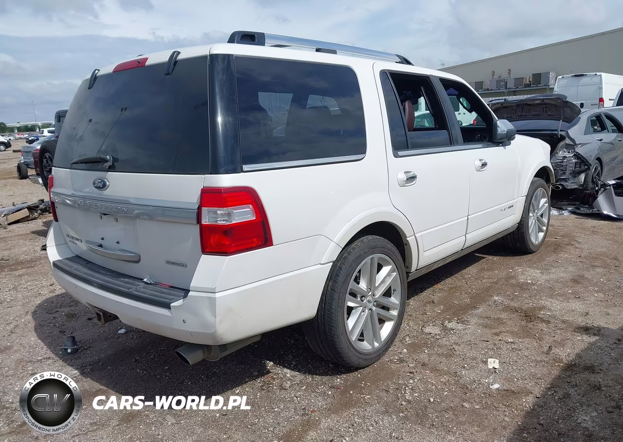 2015 Ford Expedition Platinum VIN:1FMJU1LT0FEF00946 - 4
