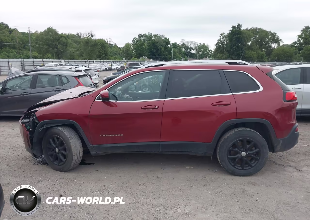 2017 Jeep Cherokee Latitude 4X4 VIN:1C4PJMCB5HW660074 - 15