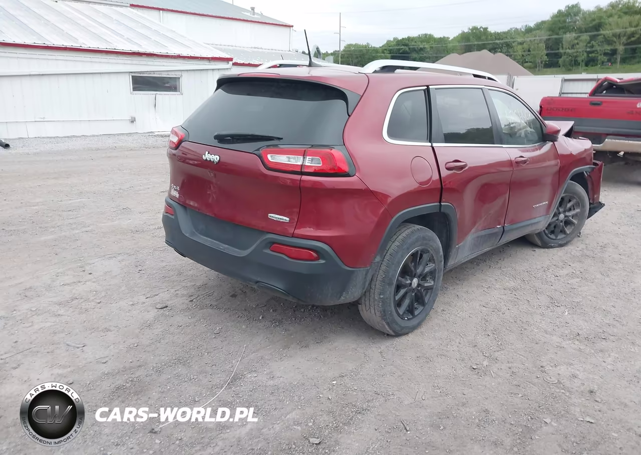 2017 Jeep Cherokee Latitude 4X4 VIN:1C4PJMCB5HW660074 - 4