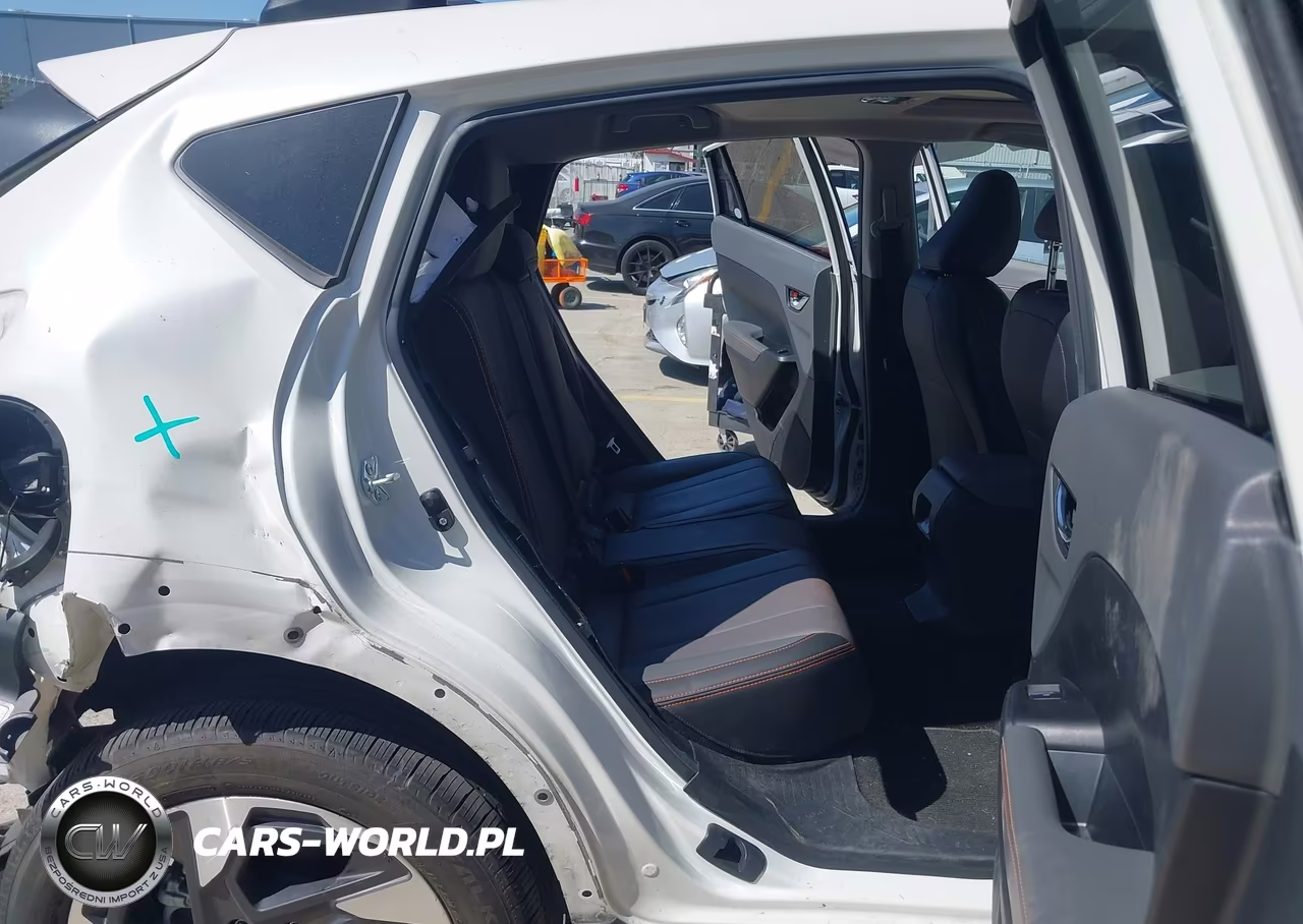 2024 Subaru Crosstrek Limited VIN:4S4GUHM61R3831952 - 8