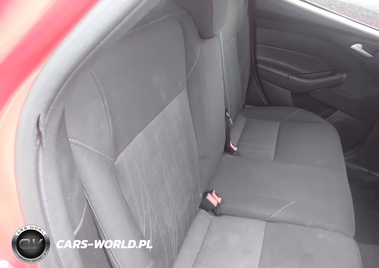 2015 Ford Focus Se VIN:1FADP3K2XFL253319 - 8