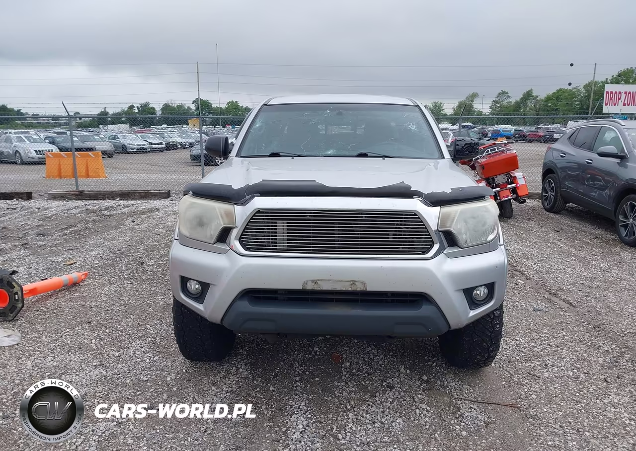 2012 Toyota Tacoma Base V6 VIN:3TMLU4ENXCM099943 - 12