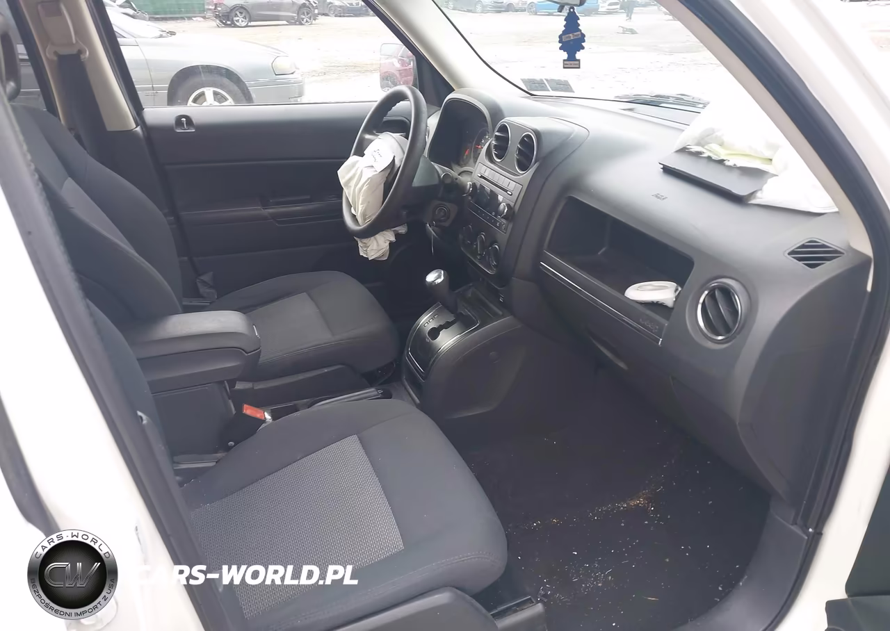 2009 Jeep Patriot Sport VIN:1J4FF28B69D173595 - 5