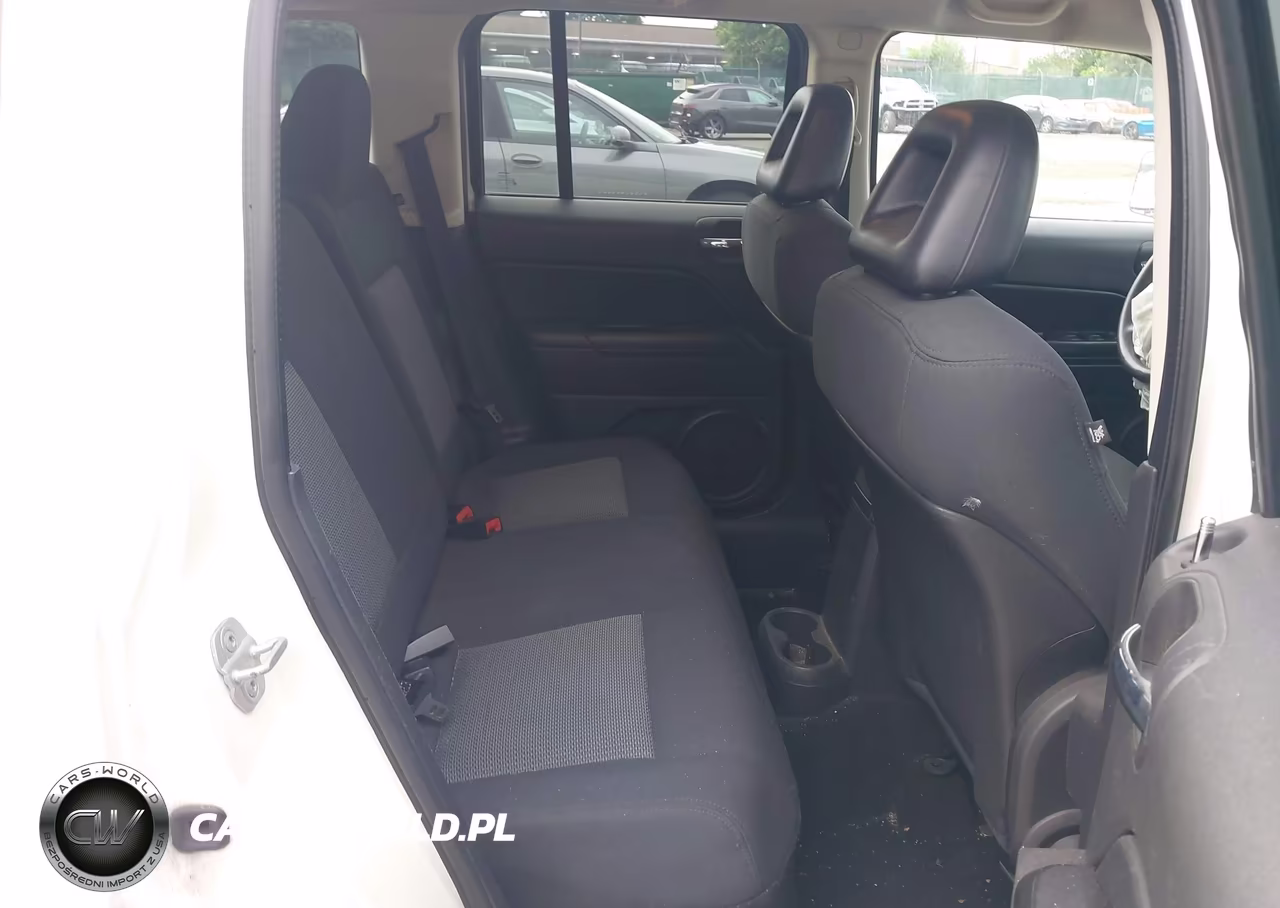 2009 Jeep Patriot Sport VIN:1J4FF28B69D173595 - 8